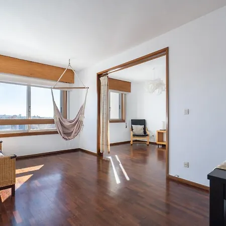 Apartment Modern & Pleasant Flat W/ Garage